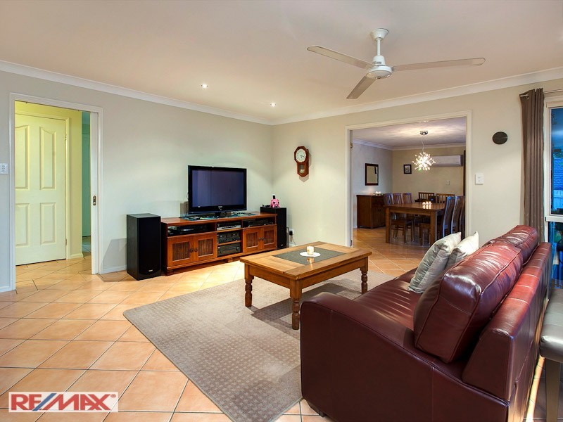 6 Greenside Place, Joyner QLD 4500