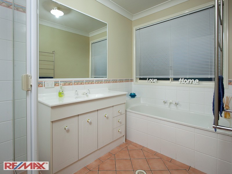 6 Greenside Place, Joyner QLD 4500