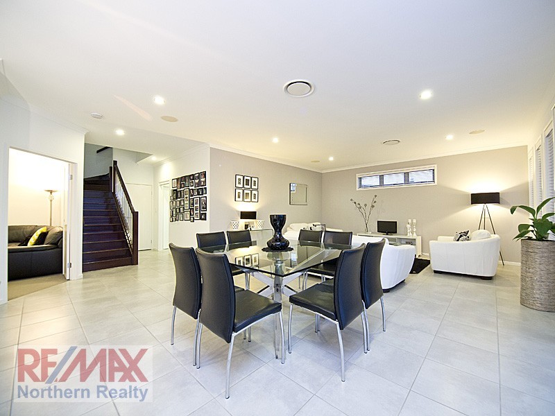 10 Bend Court, Eatons Hill QLD 4037