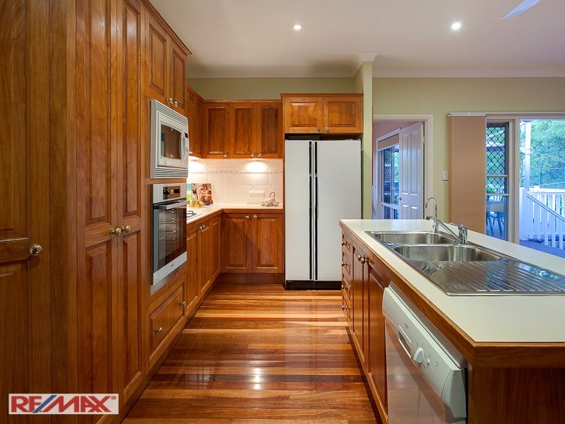 32 Peterson Place, Bridgeman Downs QLD 4035