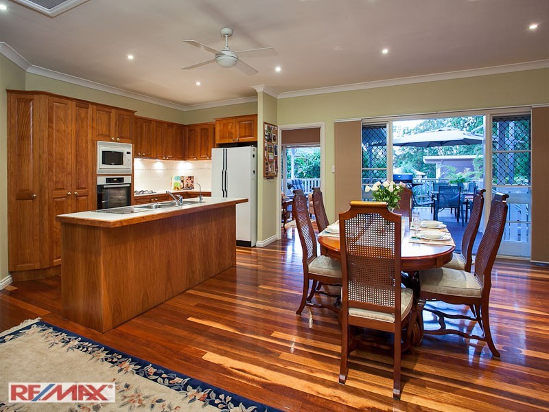 32 Peterson Place, Bridgeman Downs QLD 4035