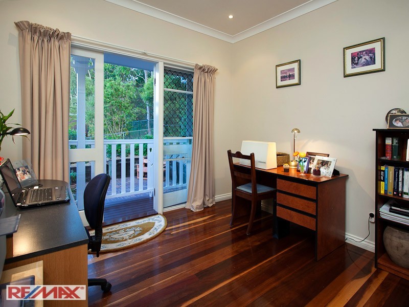 32 Peterson Place, Bridgeman Downs QLD 4035