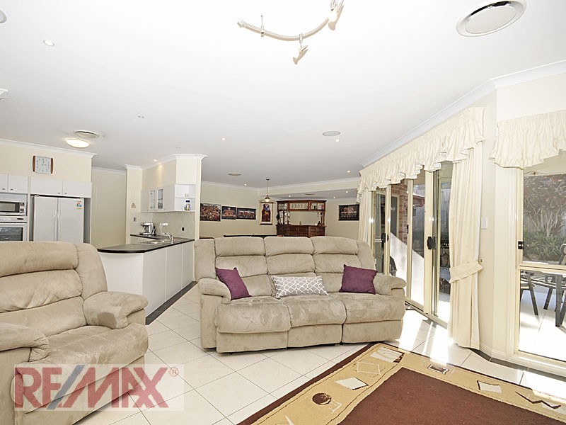 4 Starina Ct, Eatons Hill QLD 4037