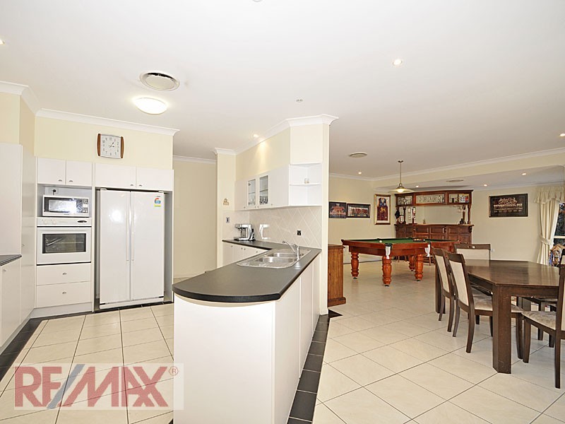 4 Starina Ct, Eatons Hill QLD 4037