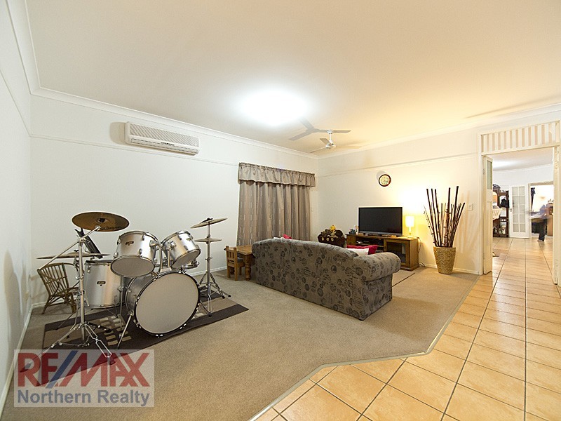 111 Saraband Dve, Eatons Hill QLD 4037