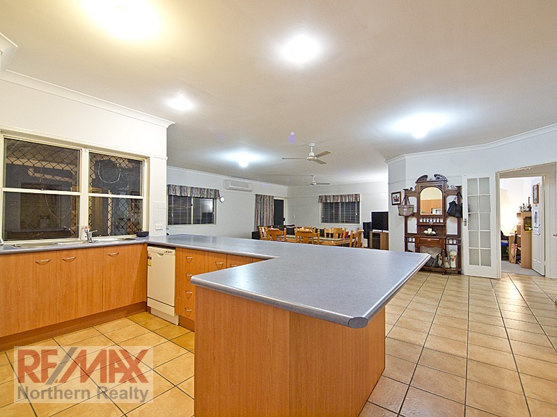 111 Saraband Dve, Eatons Hill QLD 4037