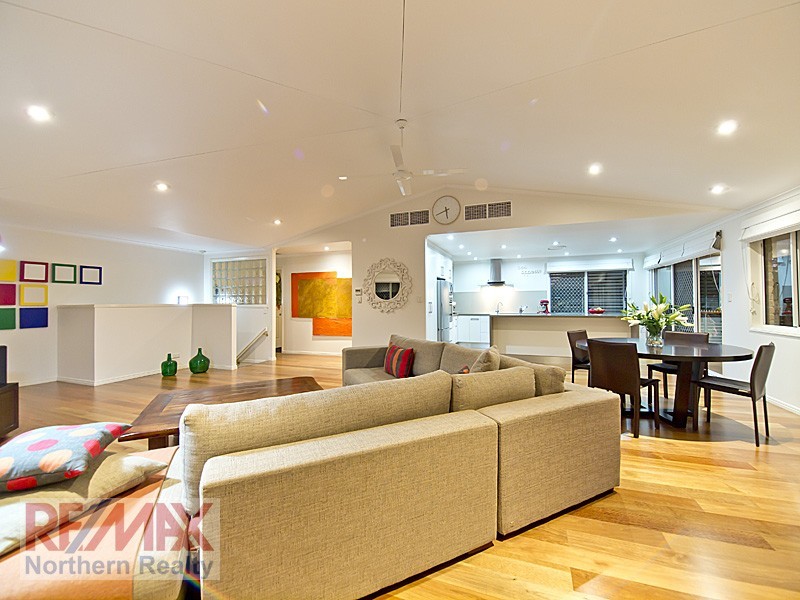 3 Dove Court, Albany Creek QLD 4035