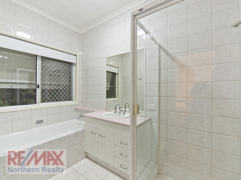 3 Dove Court, Albany Creek QLD 4035