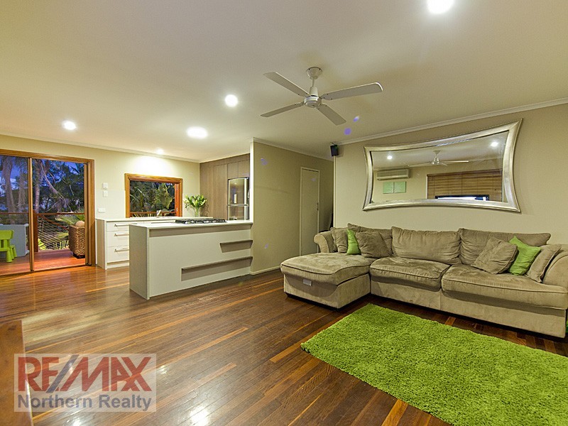 9 Doonside Pde, Brendale QLD 4500