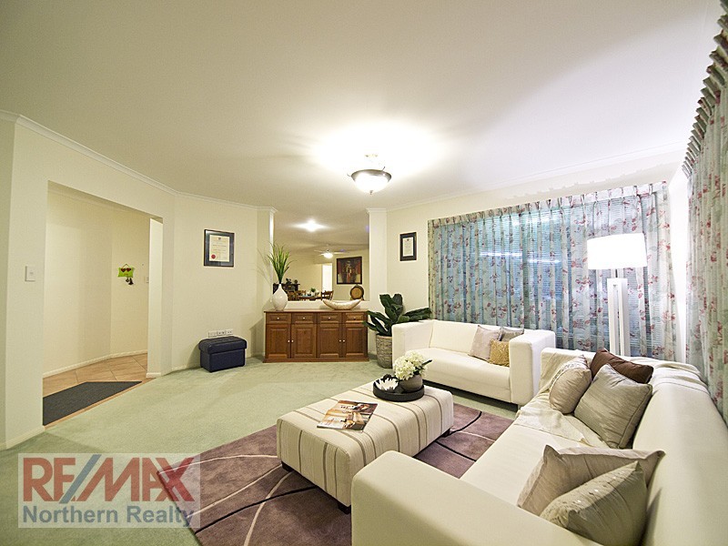 8 SILKYOAK WAY, Albany Creek QLD 4035