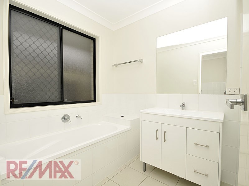 25 Homeland Cr, Warner QLD 4500