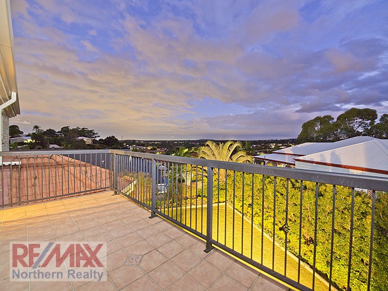 8 Corso Street, Eatons Hill QLD 4037