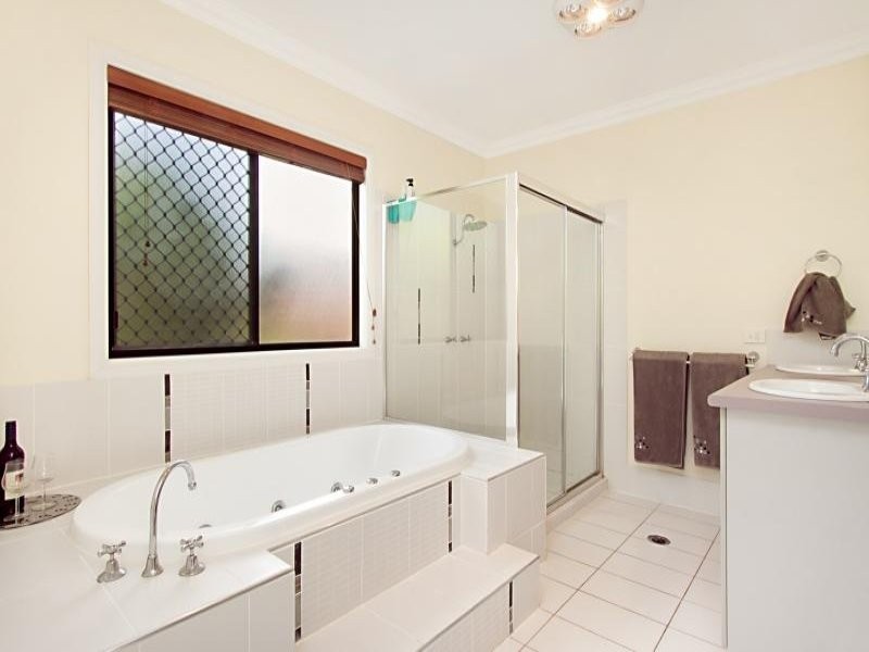 20 Pardalote Pl, Cashmere QLD 4500