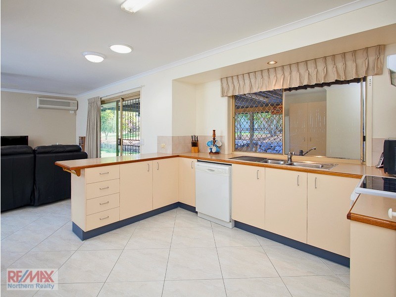 3 Eaton Place, Eatons Hill QLD 4037