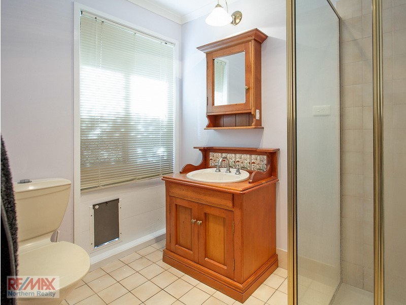 3 Eaton Place, Eatons Hill QLD 4037