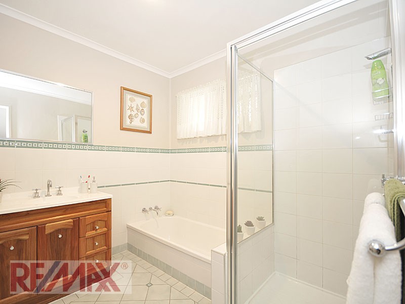 7 Strathford Ave, Albany Creek QLD 4035