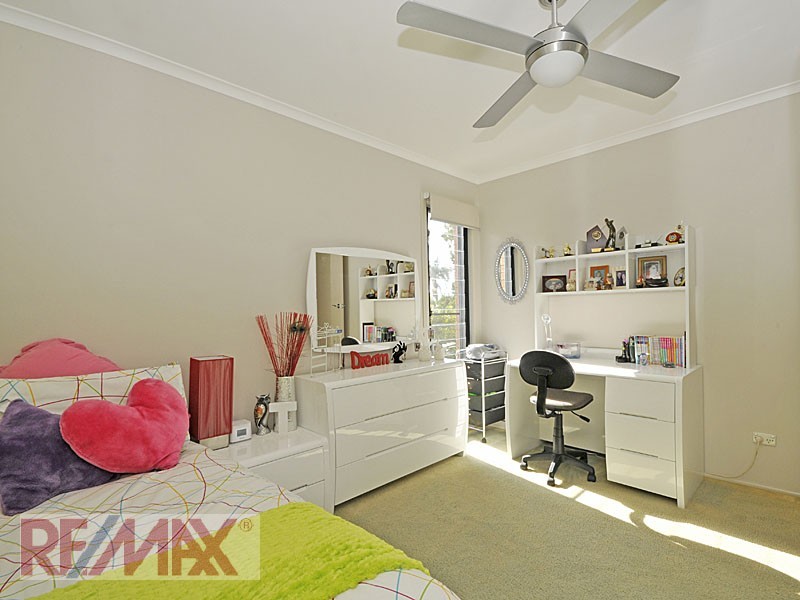 7 Strathford Ave, Albany Creek QLD 4035