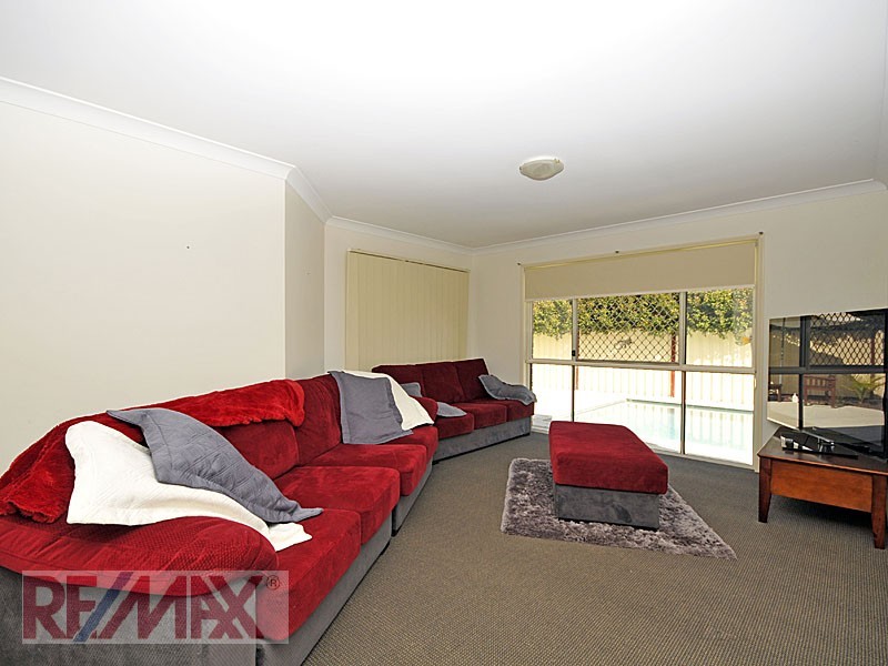1 Mabella Court, Eatons Hill QLD 4037
