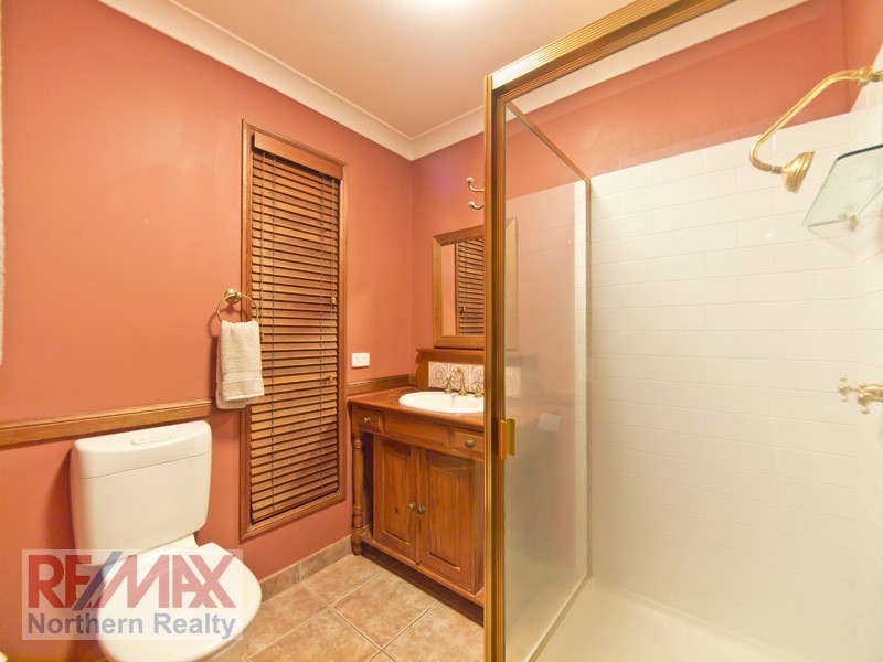 20 Sunblest Court, Eatons Hill QLD 4037