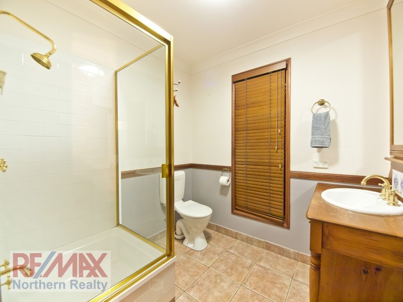 20 Sunblest Court, Eatons Hill QLD 4037