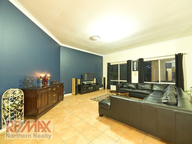 3 Fairy Place, Eatons Hill QLD 4037