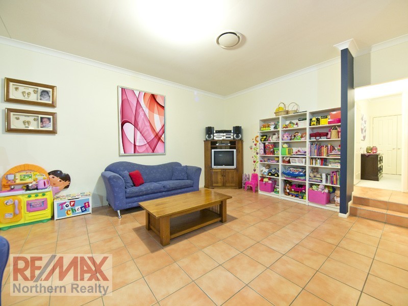 3 Fairy Place, Eatons Hill QLD 4037