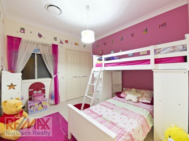 3 Fairy Place, Eatons Hill QLD 4037