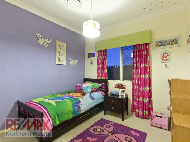 3 Fairy Place, Eatons Hill QLD 4037