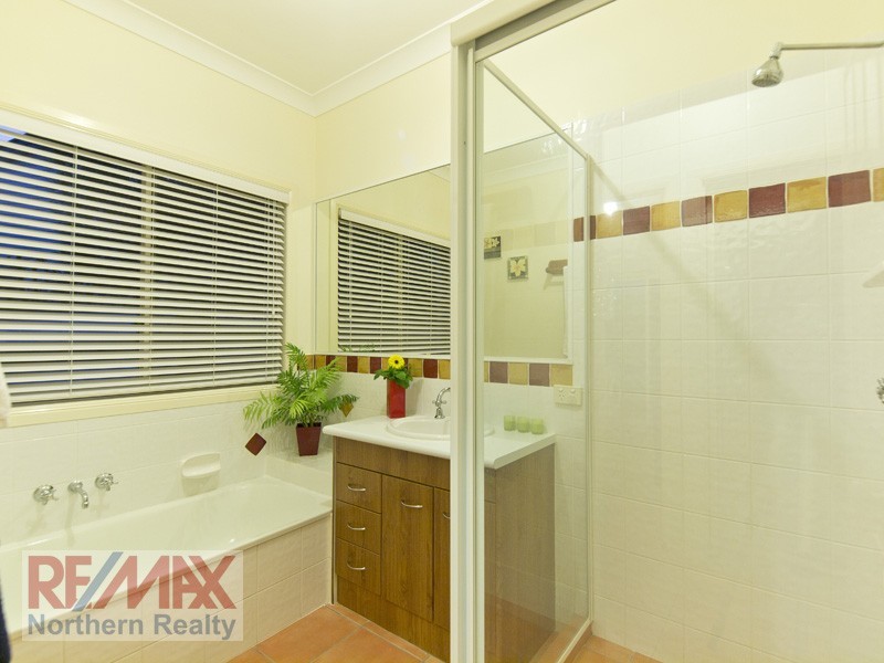 3 Fairy Place, Eatons Hill QLD 4037