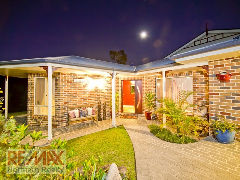 3 Fairy Place, Eatons Hill QLD 4037