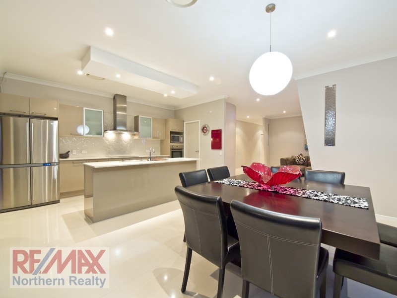 43 Bunya Crossing Dve, Eatons Hill QLD 4037