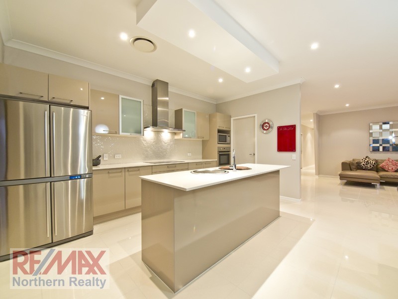 43 Bunya Crossing Dve, Eatons Hill QLD 4037