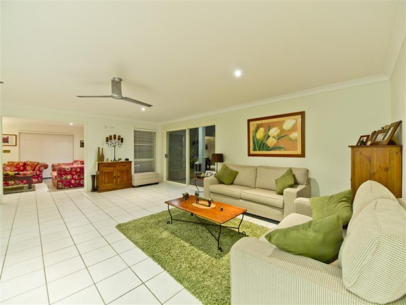 158 Saraband Dr, Eatons Hill QLD 4037