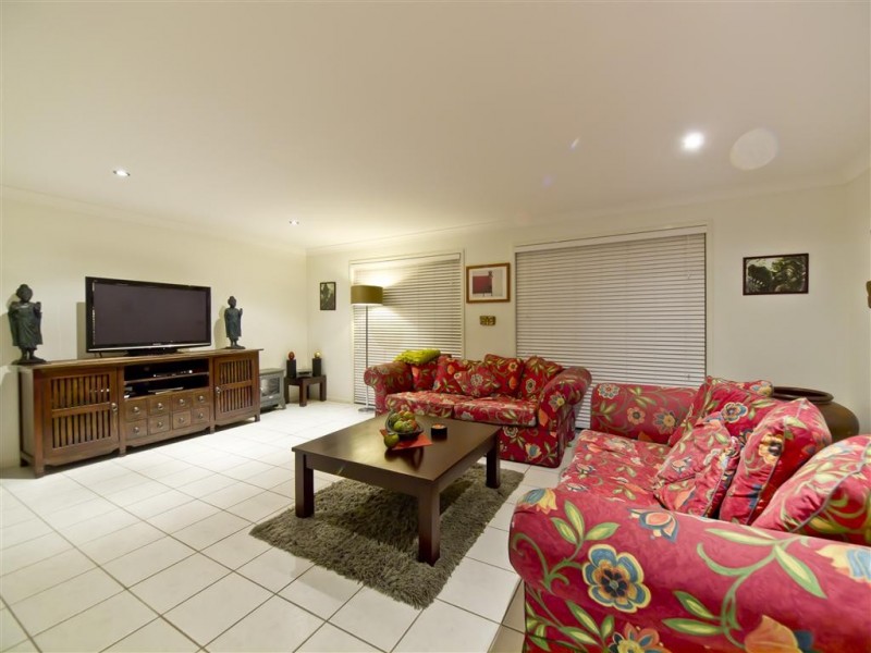 158 Saraband Dr, Eatons Hill QLD 4037