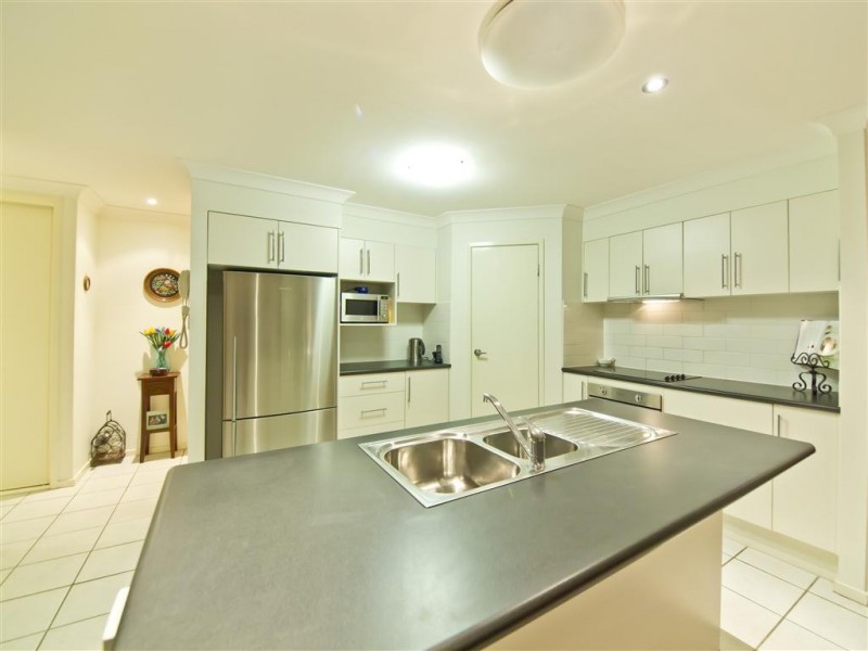 158 Saraband Dr, Eatons Hill QLD 4037