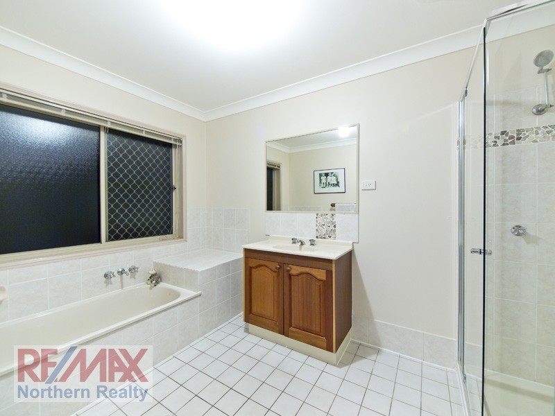 18 Milford Court, Eatons Hill QLD 4037