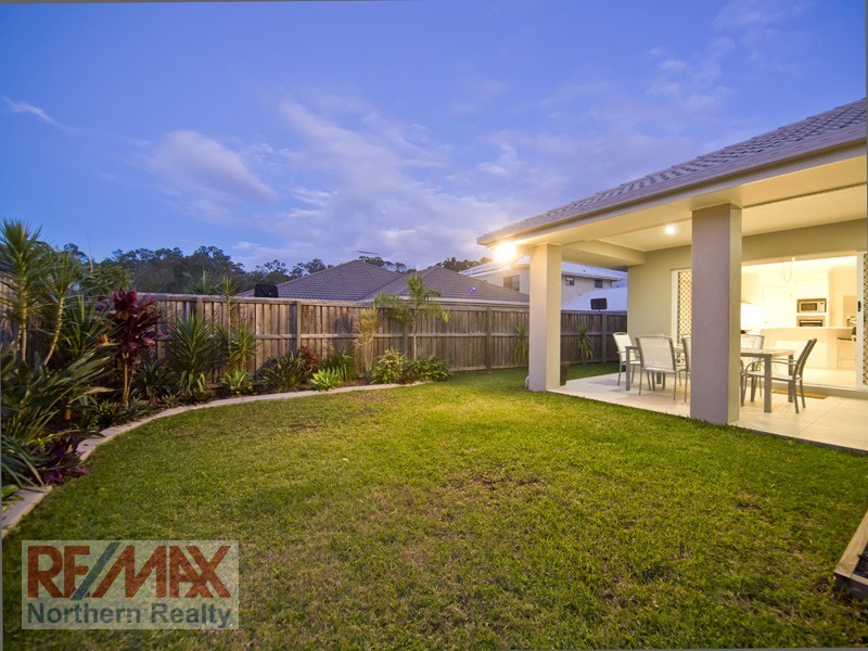 27 Crossing Drive, Eatons Hill QLD 4037