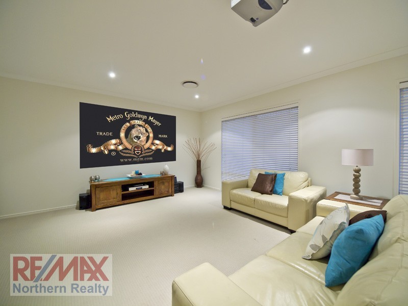 27 Crossing Drive, Eatons Hill QLD 4037