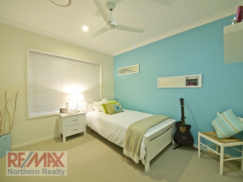 27 Crossing Drive, Eatons Hill QLD 4037