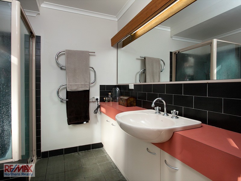 21 Buranda Road, Clear Mountain QLD 4500