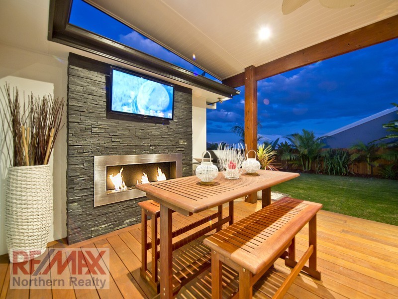 8 Carrybridge Ct, Warner QLD 4500