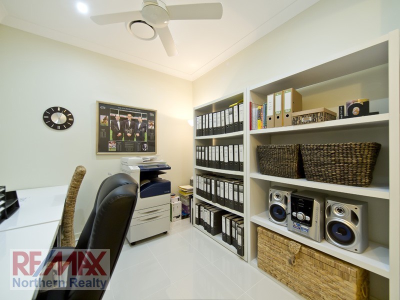 8 Carrybridge Ct, Warner QLD 4500