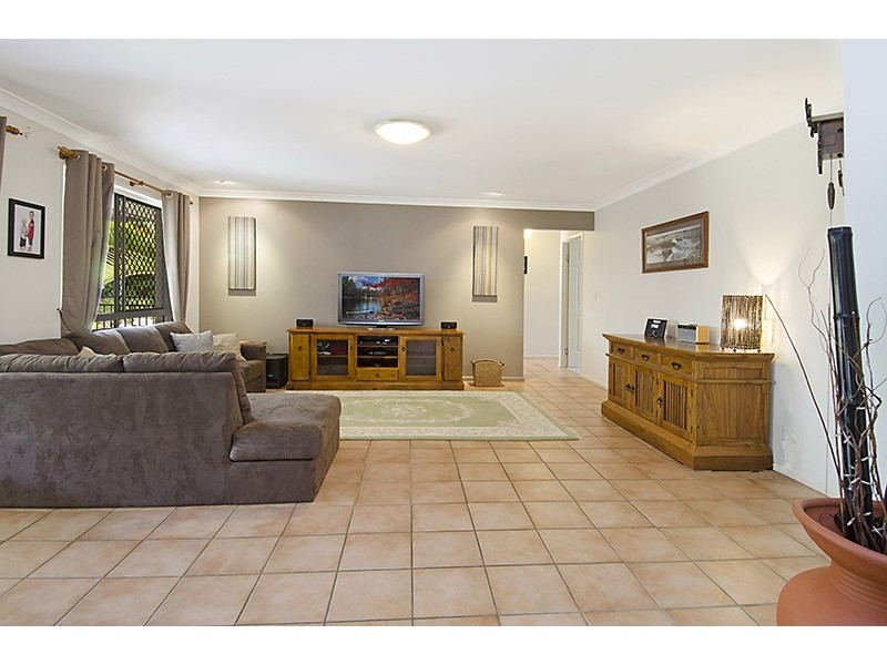 17 Power Place, Bridgeman Downs QLD 4035