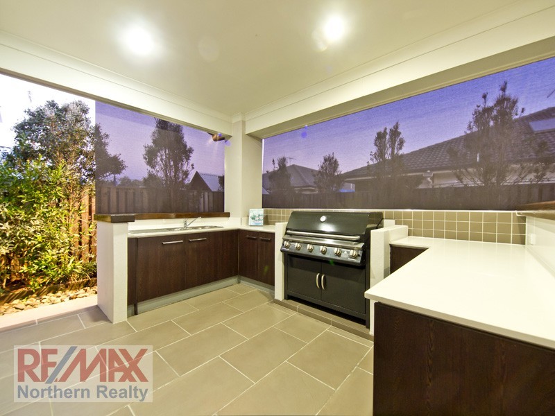 2 REACH PLACE, Eatons Hill QLD 4037