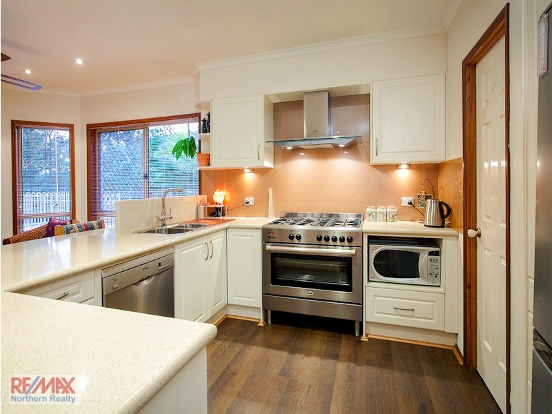 10 Spotted Gum Lane, Cashmere QLD 4500