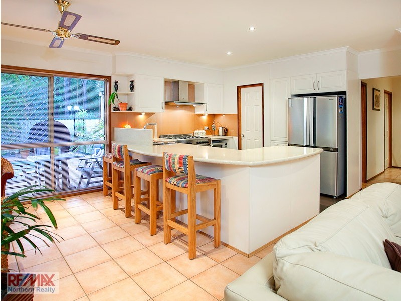 10 Spotted Gum Lane, Cashmere QLD 4500