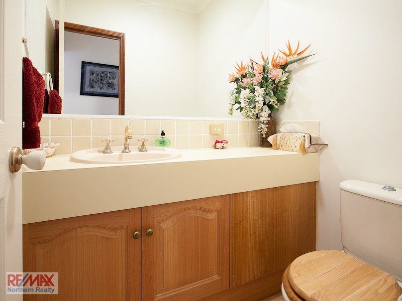 10 Spotted Gum Lane, Cashmere QLD 4500