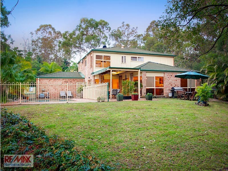 10 Spotted Gum Lane, Cashmere QLD 4500