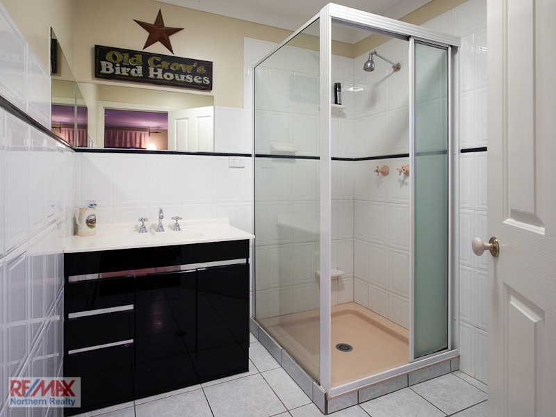 40 Leatherwood Drive, Arana Hills QLD 4054