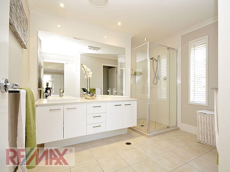 21 Brigadoon Cres, Eatons Hill QLD 4037